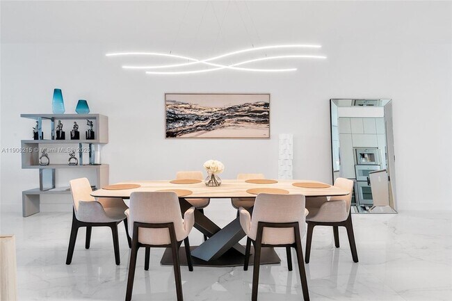 Building Photo - 16901 Collins Ave