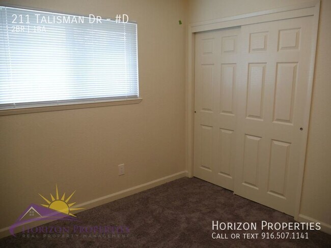 Building Photo - 211 Talisman Dr