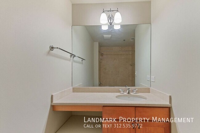 Building Photo - 758 N Larrabee-#820