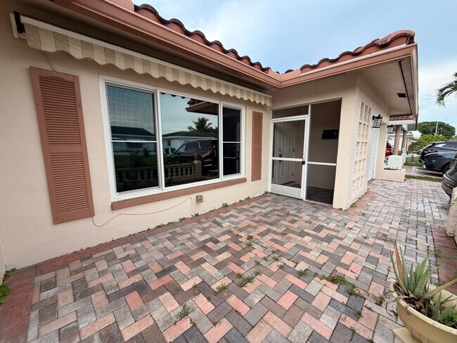 Building Photo - 5806 NW 86th Terrace