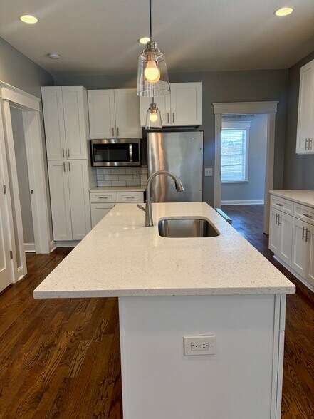 Building Photo - 3783 Washington St