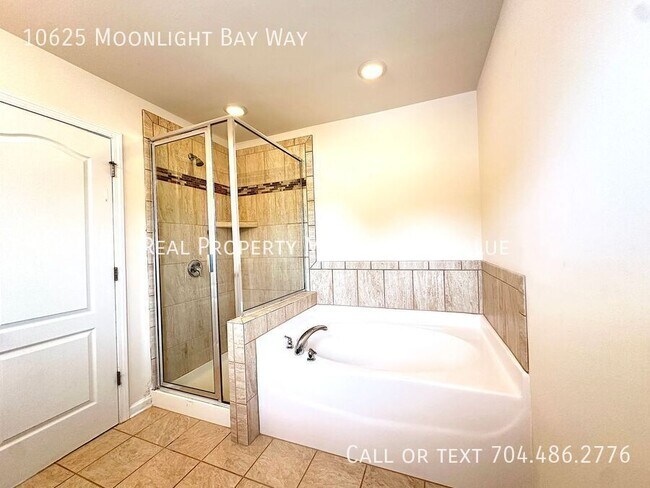 Building Photo - 10625 Moonlight Bay Wy