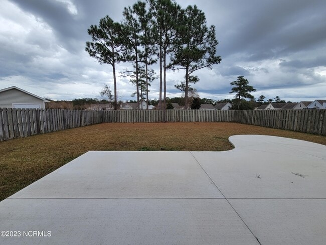 Building Photo - 416 Amaryllis Ln