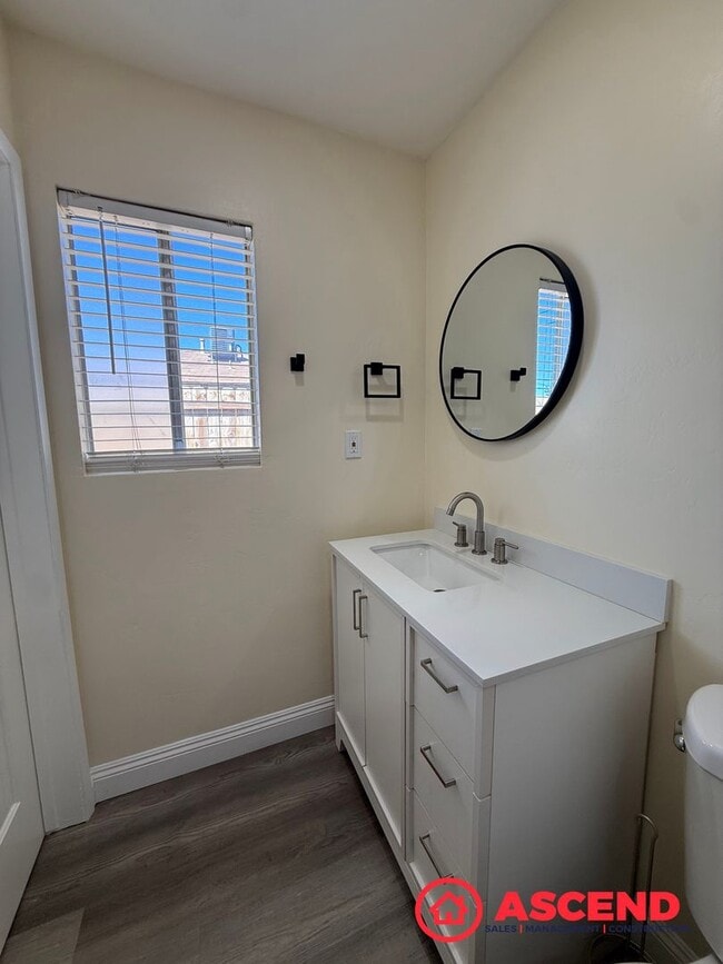 Building Photo - Charming 3 Bedroom / 2 Bath Home + Additional Office