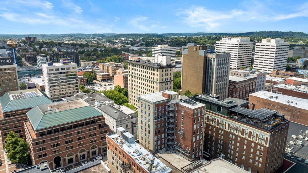 Building Photo - 531 S Gay St