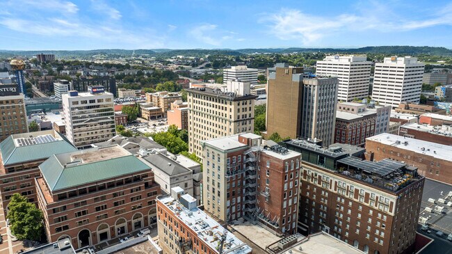 Building Photo - 531 S Gay St