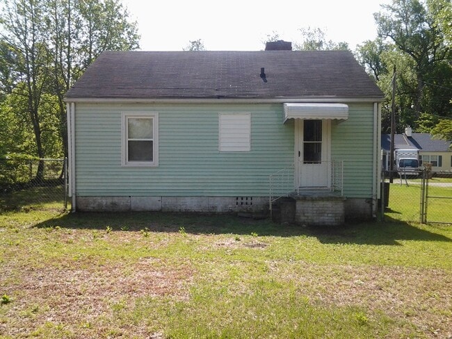 Primary Photo - 2 BR 1 BA Bayshore Estates