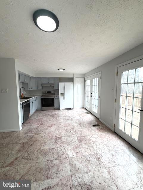 Building Photo - 6131 Gardenia Ct