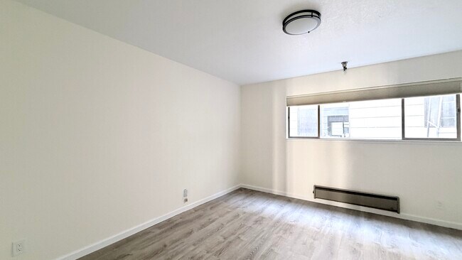 Building Photo - 1885 Pacific Ave