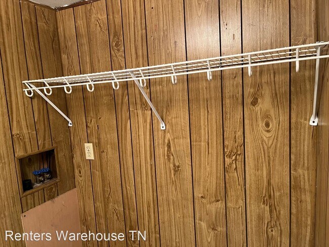 Building Photo - 3 br, 1.5 bath House - 607 Tater Peeler Ro...