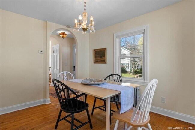 Building Photo - 21 Lilac Ave