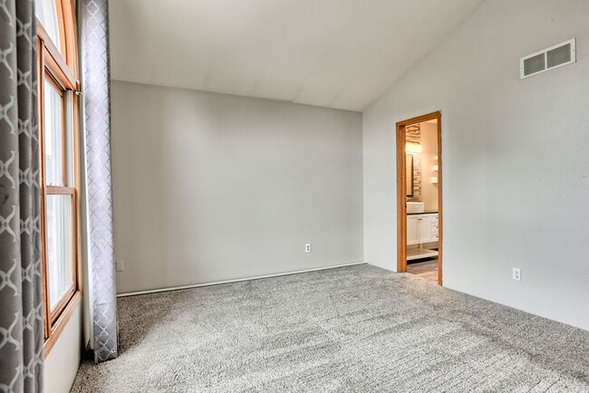 Building Photo - 4 Bedroom home in Fort Collins