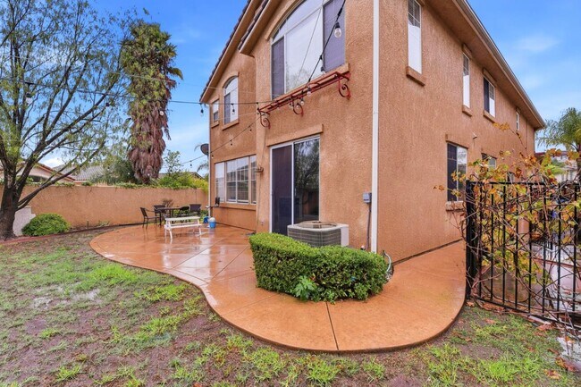 Building Photo - 125 Macademia Ln