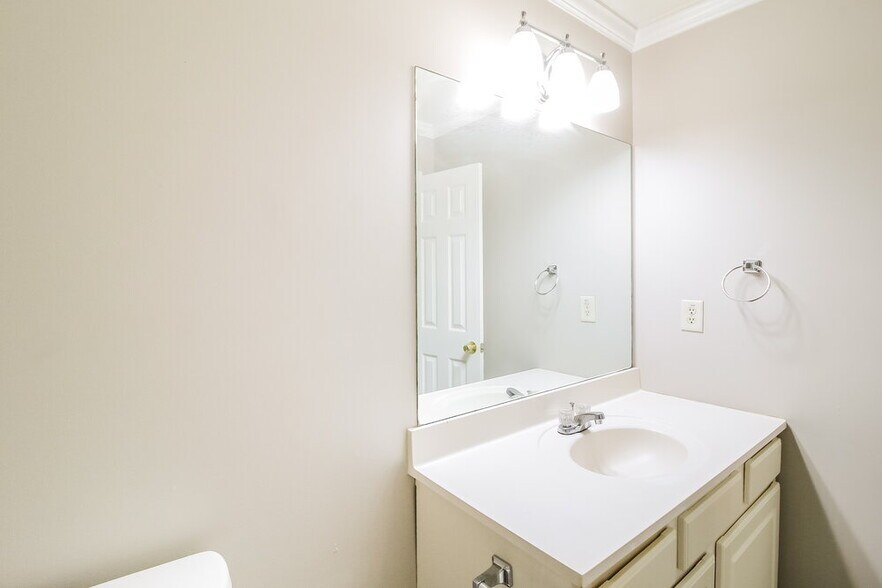 Building Photo - 4408 Jacobs Dr SW