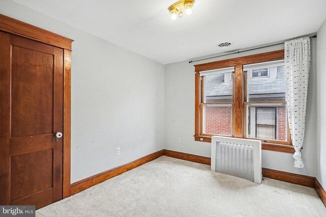 Building Photo - 144 Seminary Ave