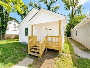 Building Photo - 1808 Cephas St