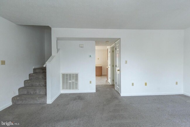 Building Photo - 164 Stadium Cir