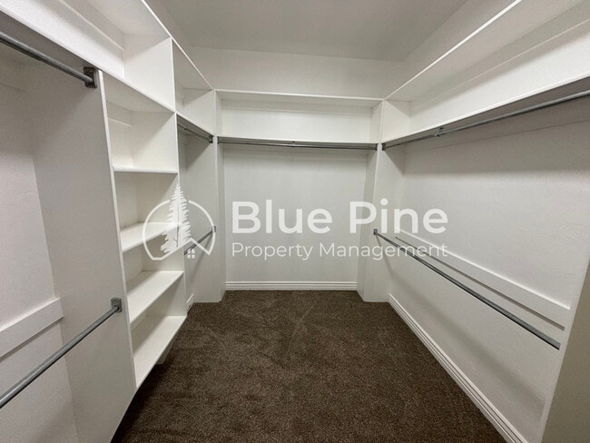 Building Photo - 5245 Jupiter Hills Dr