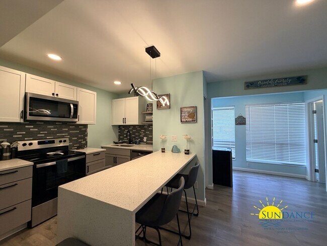 Building Photo - 4000 Gulf Terrace Dr