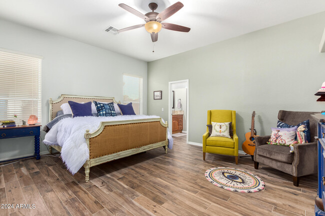 Building Photo - 20475 E Palomino Dr