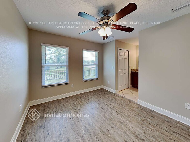 Building Photo - 462 E Springtree Way