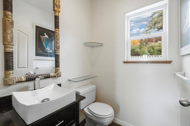 Building Photo - 5663 Basin View Dr