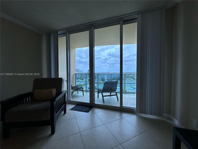 Building Photo - 2501 S Ocean Dr