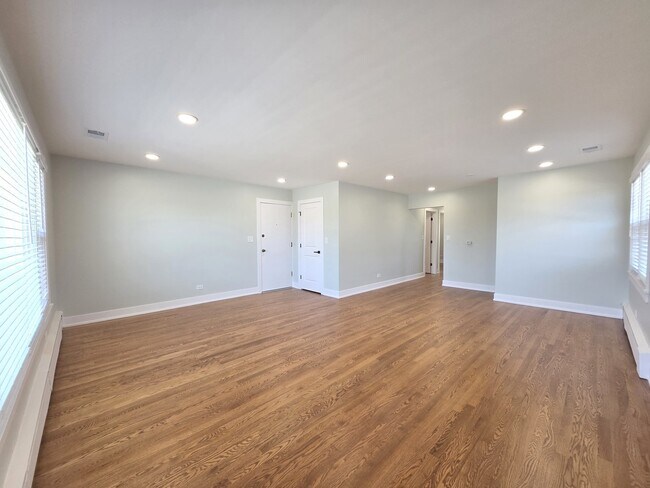 Building Photo - 315 W Prospect Ave