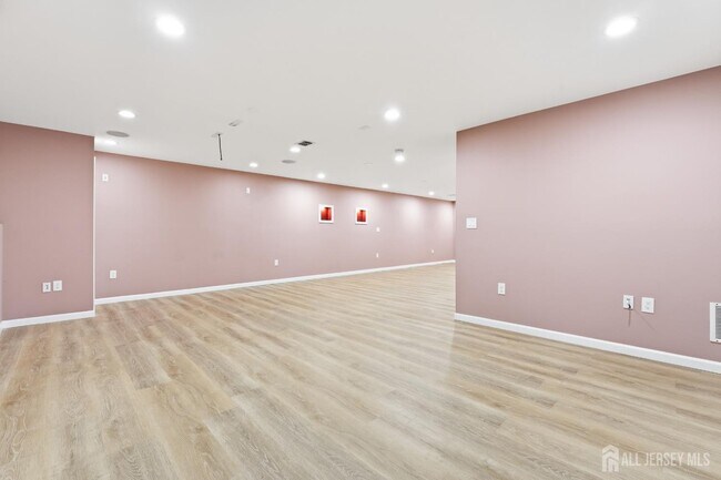 Building Photo - 105 Pearce Ln