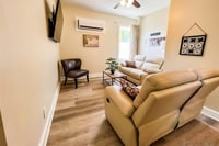 Building Photo - 1528 5th St