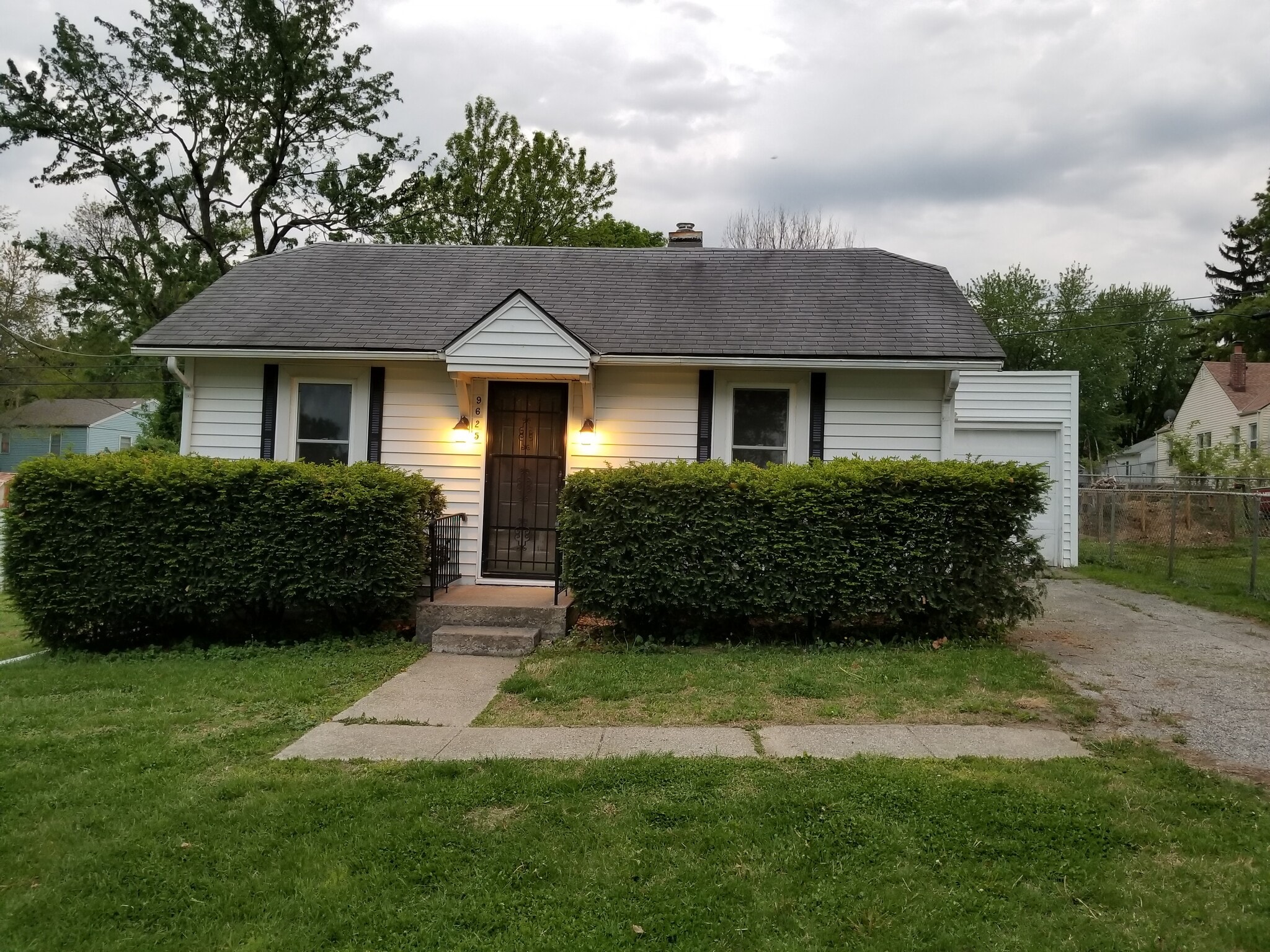 9625 E. 32nd St. - 9625 E 32 St S