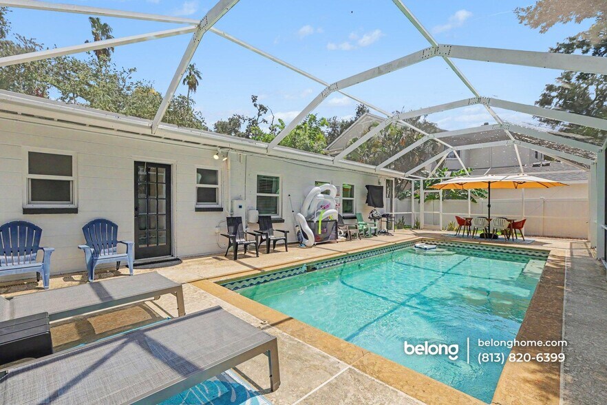 Building Photo - 4526 W Beachway Dr