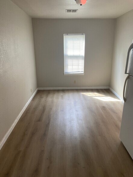 Building Photo - 7739 E 129th St S