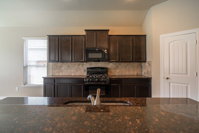 Building Photo - 99 West Wading Pond Circle