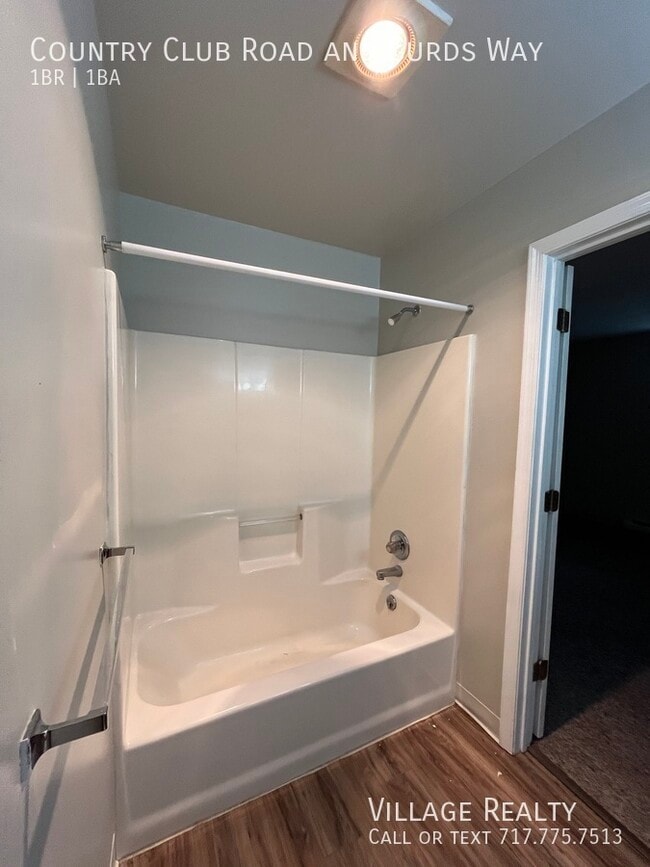 Building Photo - 631 Country Club Rd