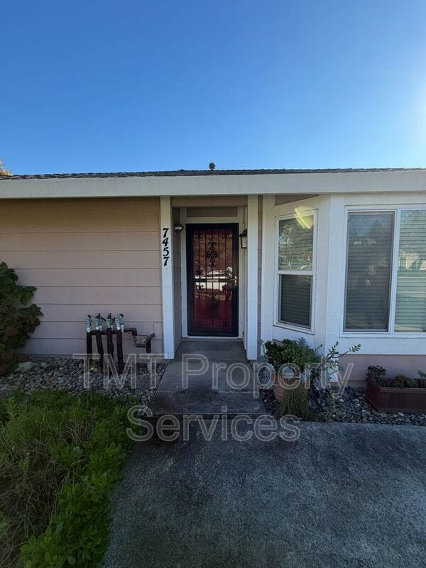 Building Photo - 7457 Windbridge Dr