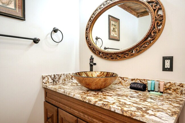 Building Photo - 4000 Gulf Terrace Dr