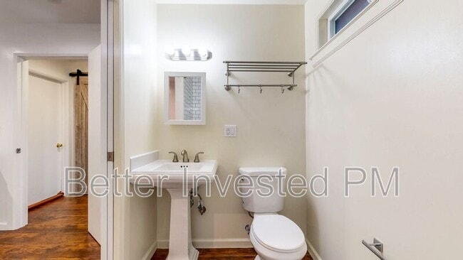 Building Photo - 531 Living Oak Ct