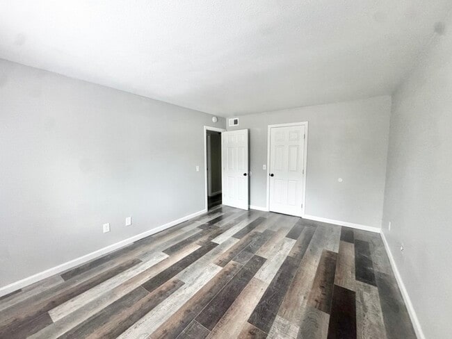 Building Photo - Nicely updated 2-bedroom 1-bath apartment in Auburn!