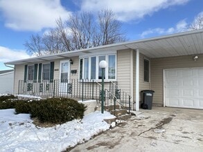 Building Photo - 2388 Martin Dr