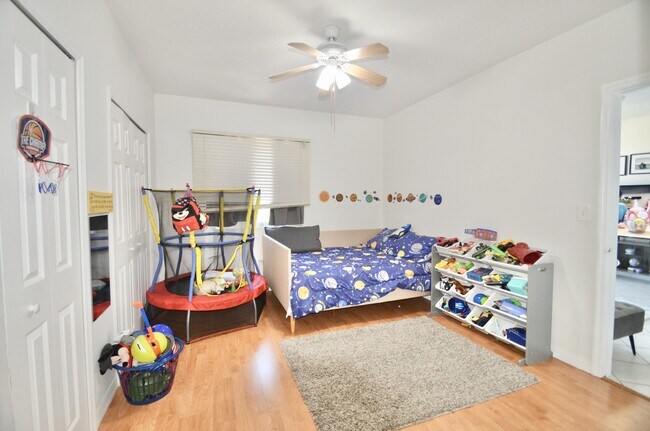 Building Photo - 3500 Coral Way