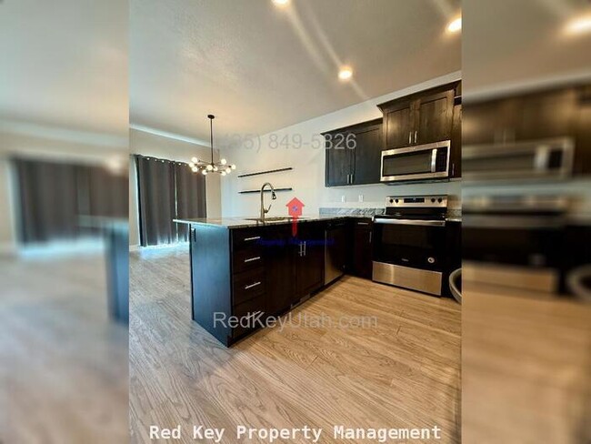 Building Photo - Glen Eagles Ct. Townhouse