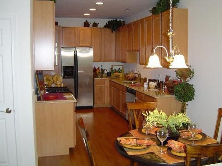 spacious galley kitchen - 281 Hickory Lane