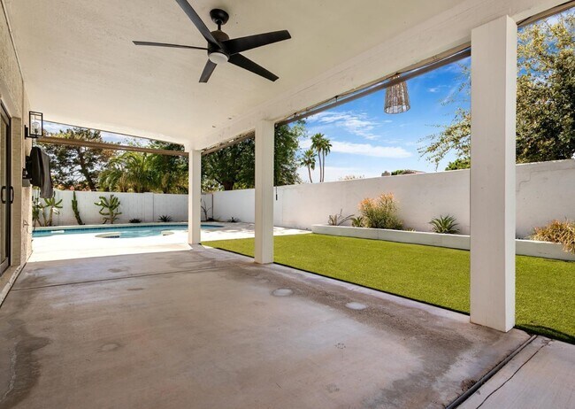 Building Photo - 1110 N Gull Haven Ct