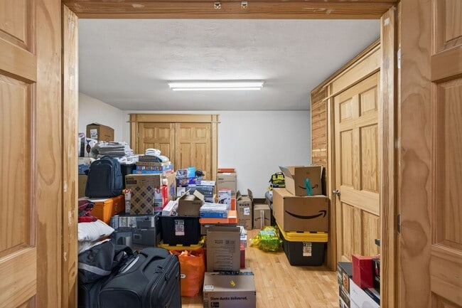 Building Photo - Elegant & Spacious Home Available in Church Point