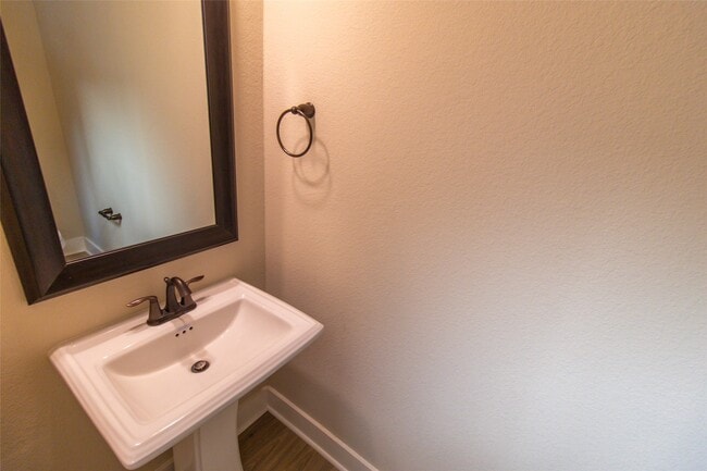 Building Photo - 18610 Parkland Square Pl