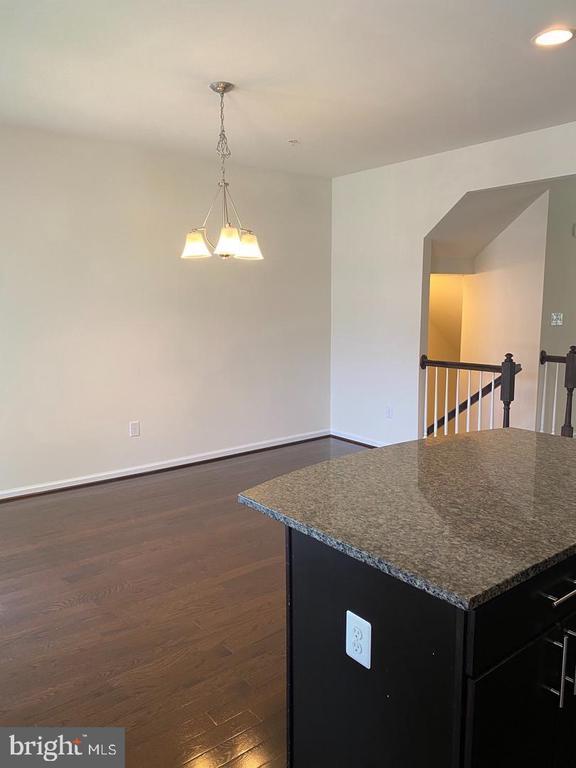 Building Photo - 5556 Peanuts Ln