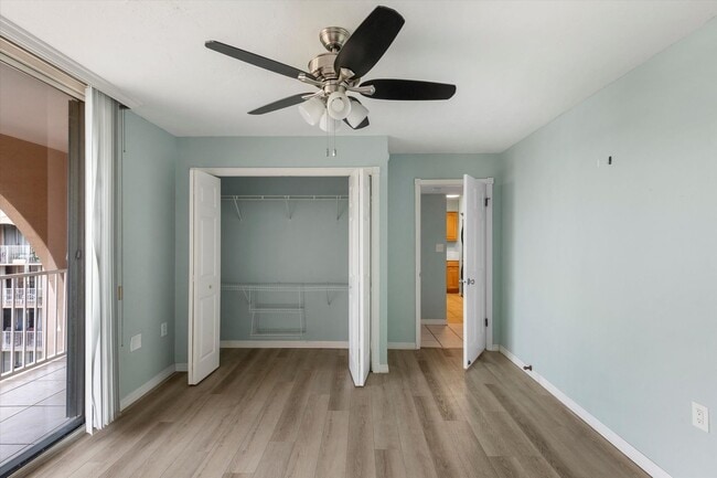 Building Photo - 3 Bedroom, 2 Bathroom Unfurnished Condo for a 1 year lease!