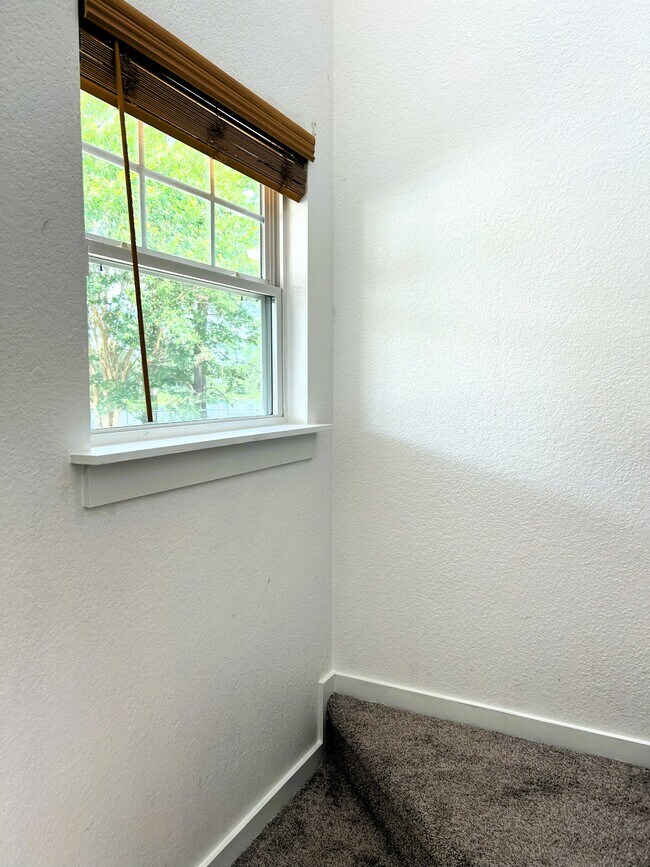 Building Photo - 248 Craftsman Cir