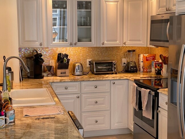 Building Photo - 1601 Ocean Dr S